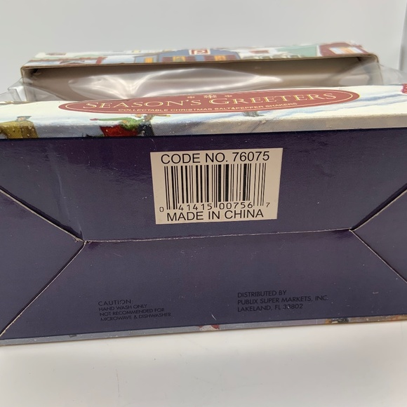 Publix Season's Greeters Ceramic Santa Christmas Salt & Pepper Shakers - Picture 9 of 11